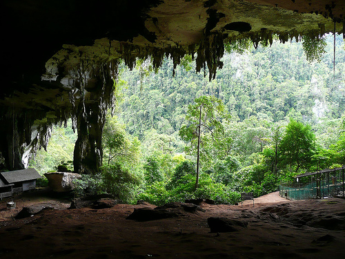 Пещеры Ниа